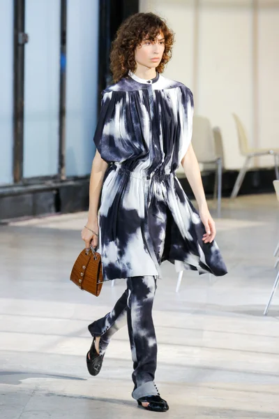 Look 29